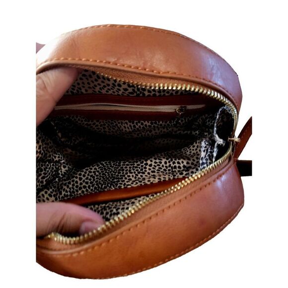 Sole Society Cross Body Bag - Picture 4 of 8